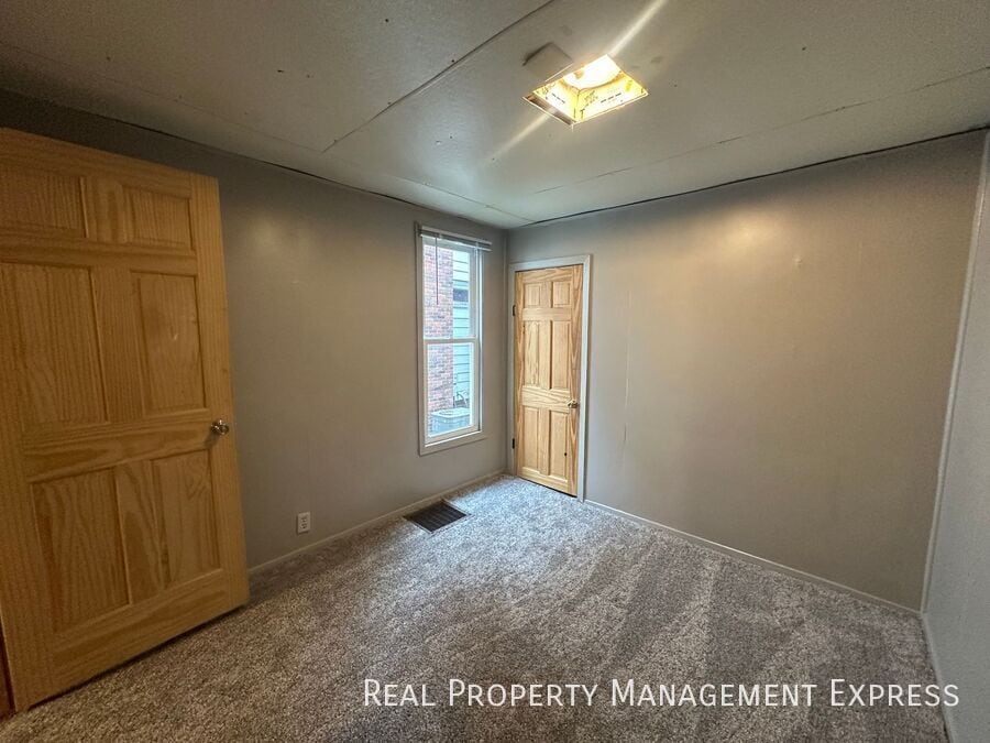 Building Photo - Cozy 1 Bedroom 1 Bathroom Apartment