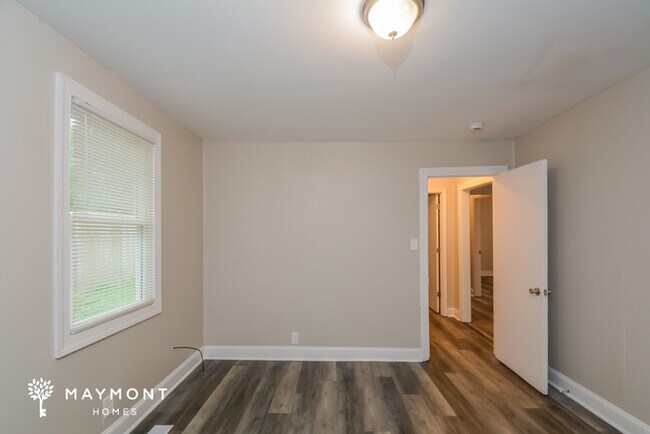 Building Photo - 511 Commonwealth St