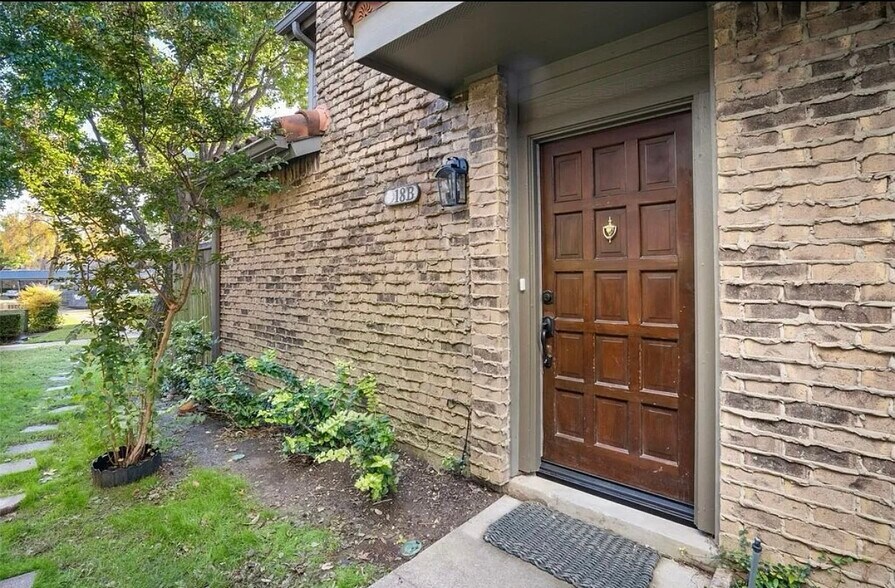 Building Photo - 14800 Enterprise Dr