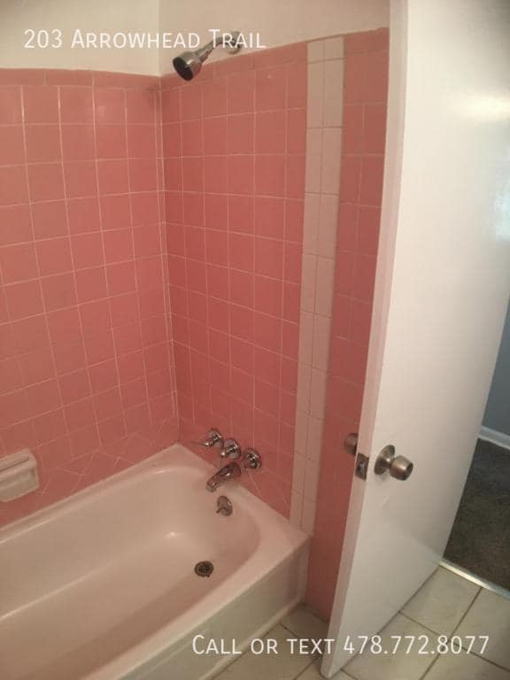 Building Photo - 203 Arrowhead Trl