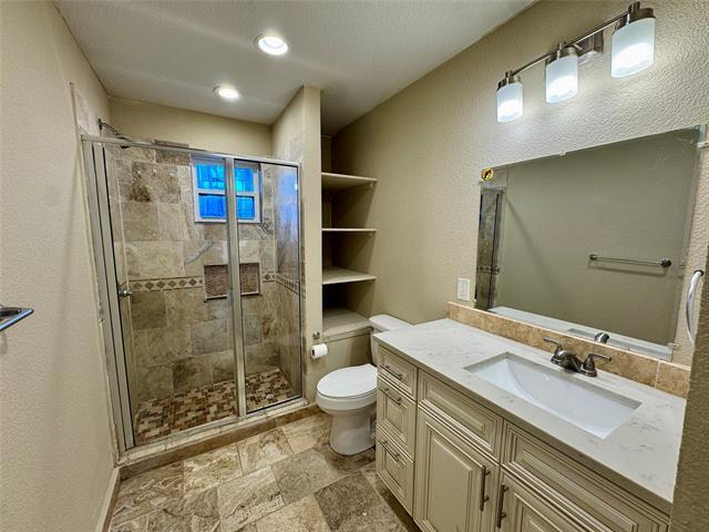 Building Photo - 5016 S I-35 Frontage Rd