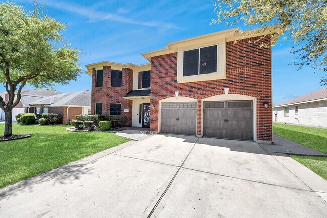 Building Photo - 12711 Laurel Bank Way