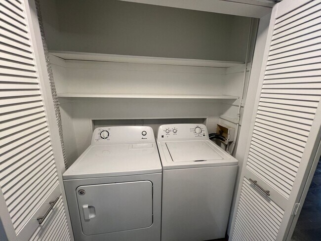 Building Photo - 3057 Pharr Ct N Northwest