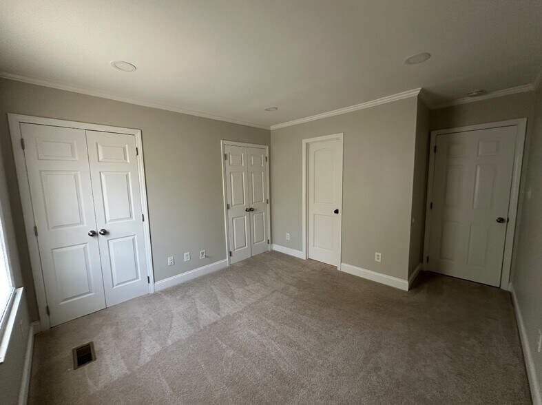 Bedroom - 2801 Briar Ridge Dr