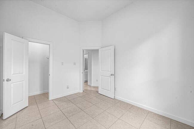 Building Photo - 2221 Forest Trace Ln