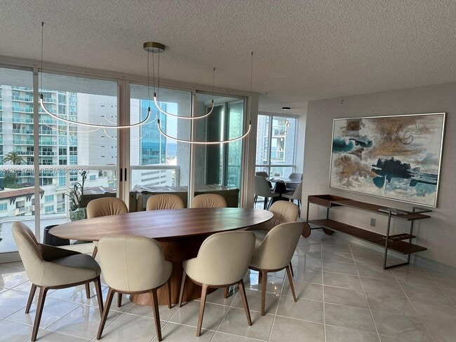 Building Photo - 16400 Collins Ave