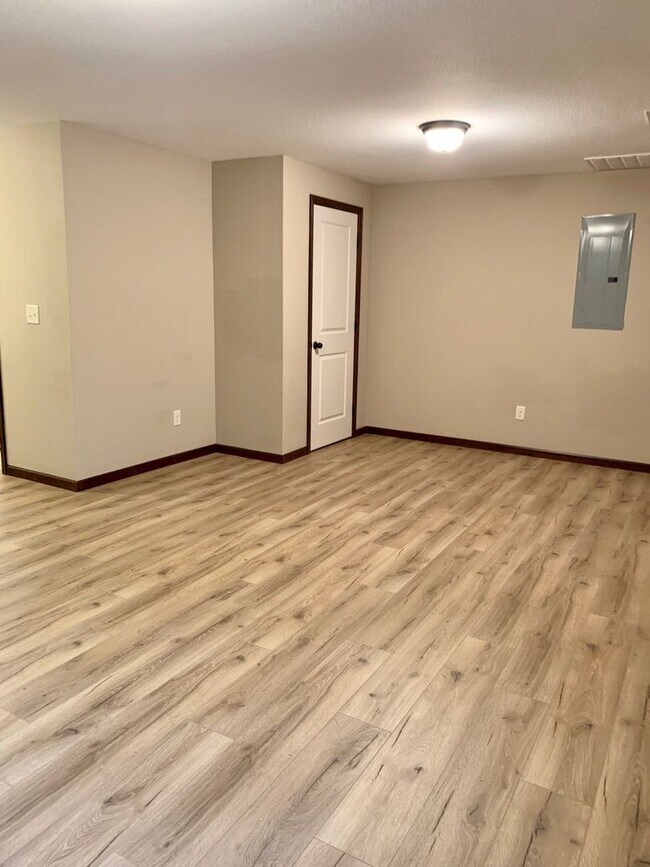 Building Photo - 8748 E Harry Ct