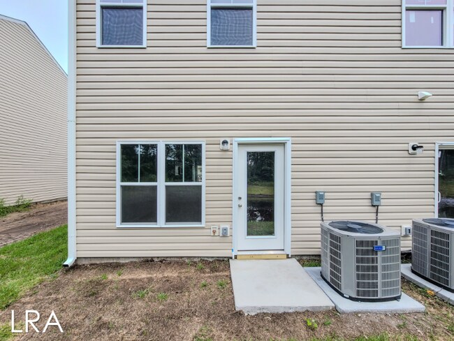 Building Photo - 185 Buckhorn Ave