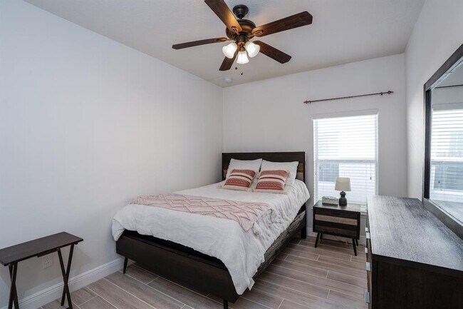 Building Photo - 8610 Turnstone Shore Ln