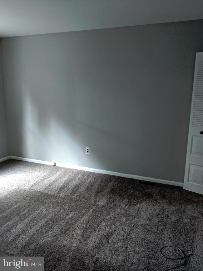 Building Photo - 831 St Regis Ct