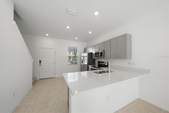 Building Photo - 8744 Daybreak St