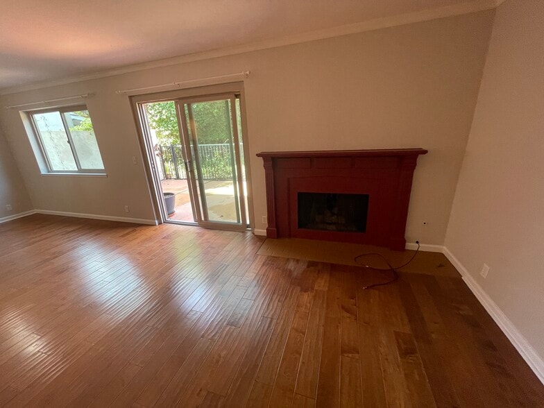 Building Photo - 6543 Paseo Adelante