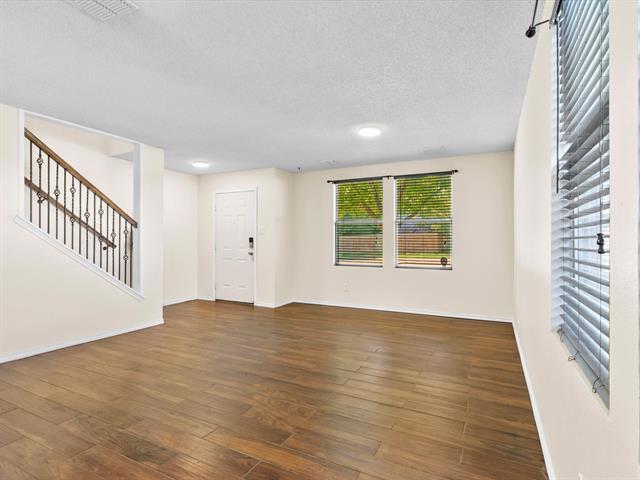 Building Photo - 2412 Avalon Creek Way