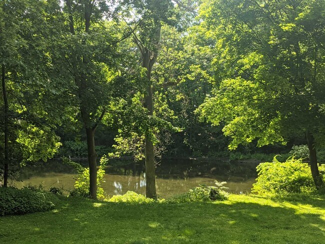 Building Photo - 1943 New Hackensack Rd