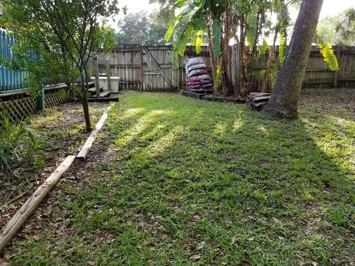 Building Photo - 457 NE 2nd St