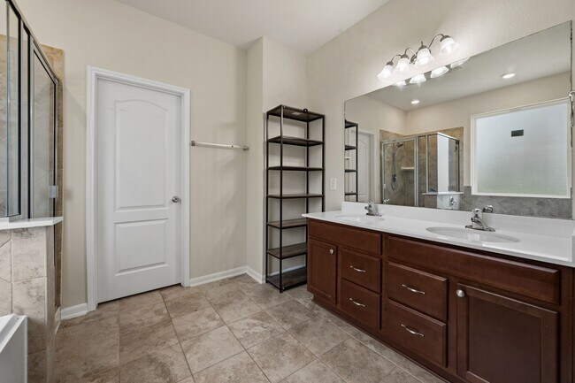 Building Photo - 20602 Pioneer Oak Ln