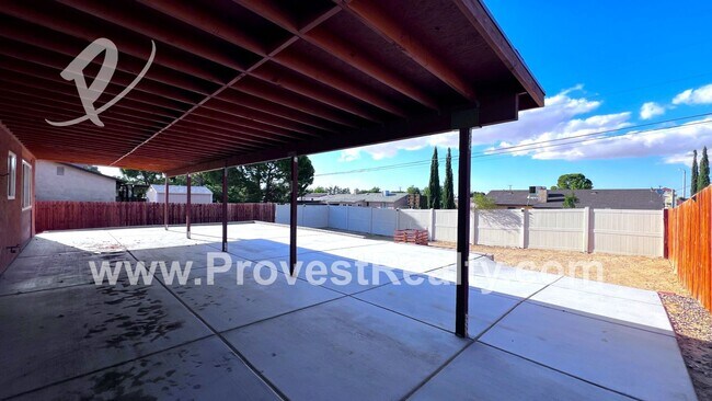 Building Photo - 2 Bed, 2 Bath Victorville Home!!!