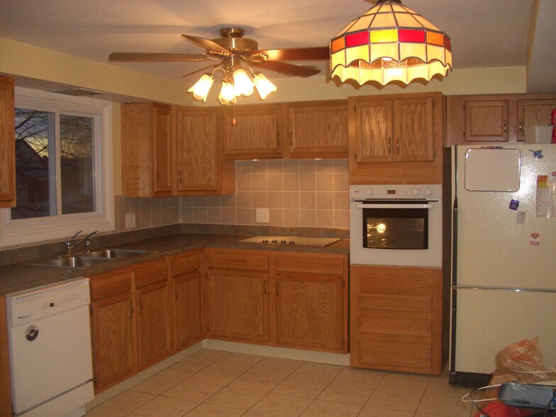 Building Photo - 301 Roosevelt Ave