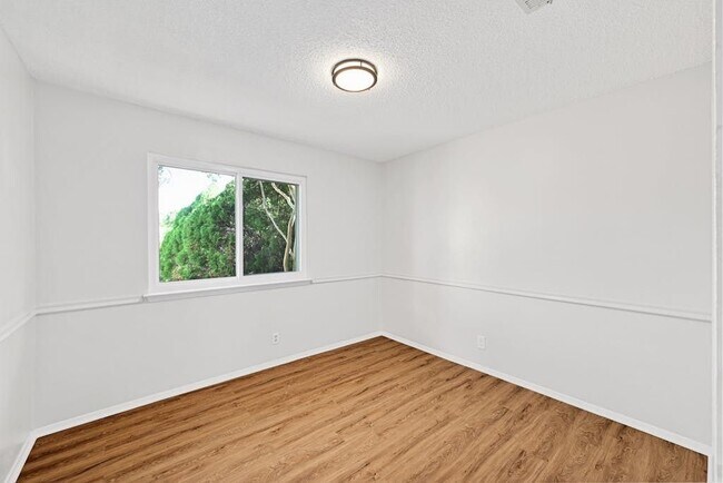 Building Photo - 10703 Onyx Cove