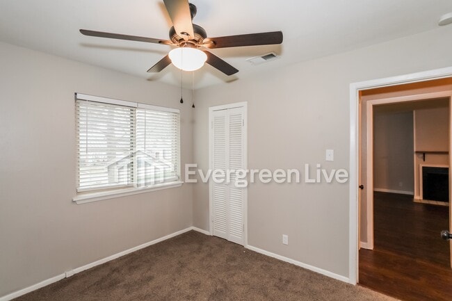 Building Photo - 311 Franklin Dr