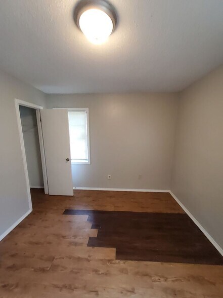 Building Photo - 591 Brockwood Ave