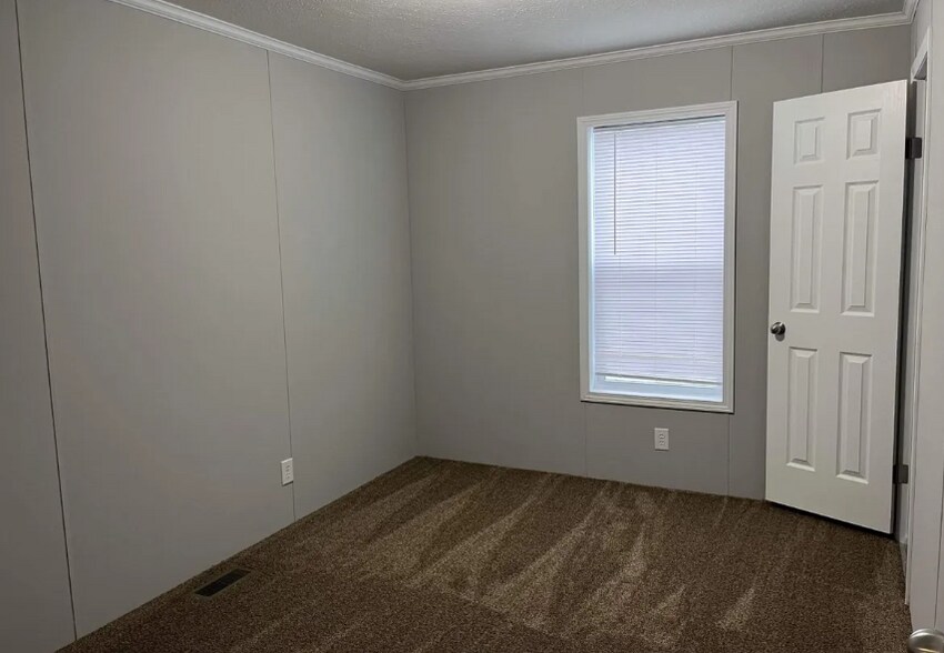 Building Photo - 9339 Starboard Dr