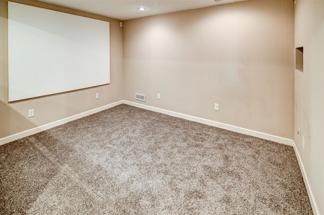 Building Photo - 2633 Koshkonong Way