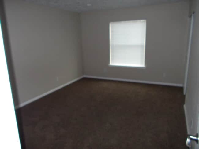 Building Photo - R91G/$1895.00 RENTED