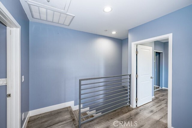 Building Photo - 6719 Vineland