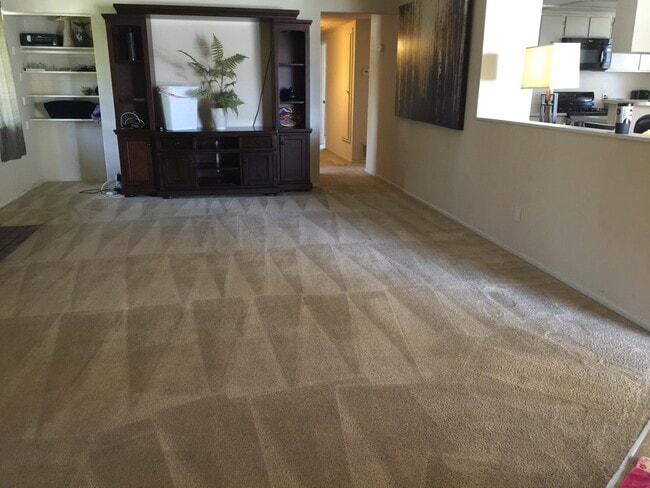 Building Photo - 936 E Collins Ave