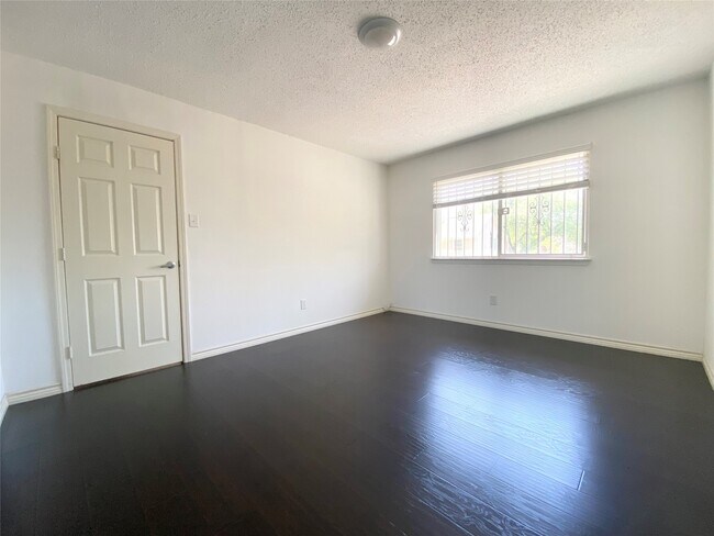 Building Photo - 1823 Mandrill Ln
