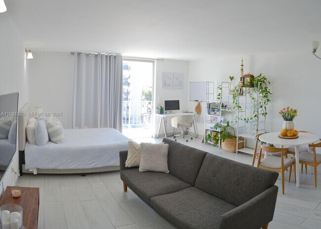 Building Photo - 1470 NE 125th Terrace