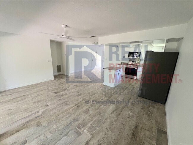 Building Photo - 4142 Iola Dr