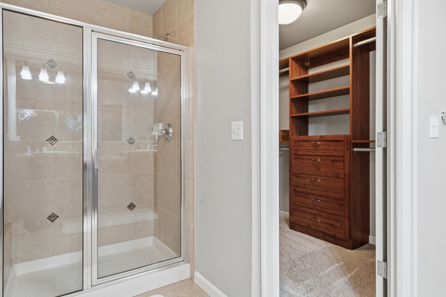 Building Photo - 12325 NE 86th Way