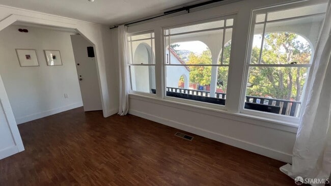 Building Photo - 347 Alvarado St