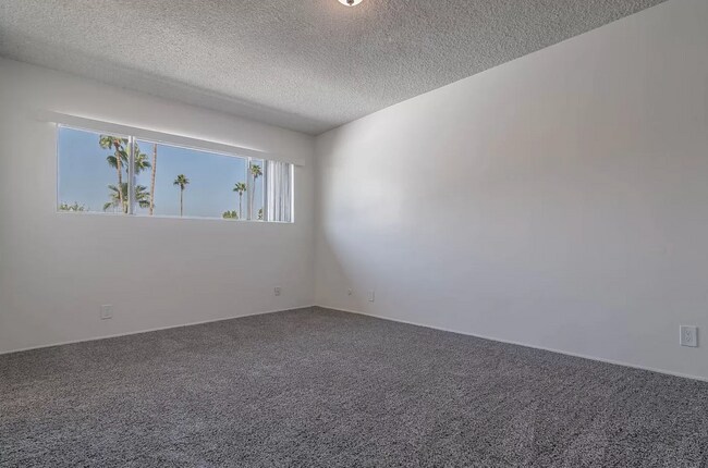 Building Photo - 3600 Dana St