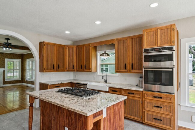Building Photo - 3/2 Remodeled Home in Lampasas