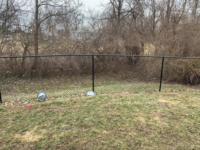 Building Photo - 3 Bedroom 3 Bath House with 2 Car Garage