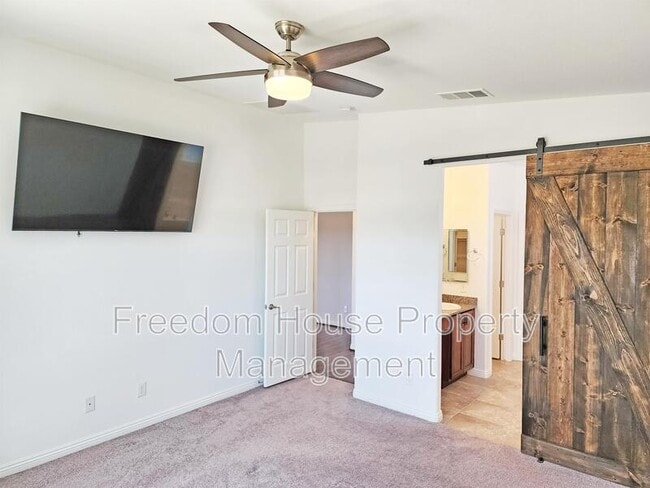 Building Photo - 3575 E Wallowa Dr