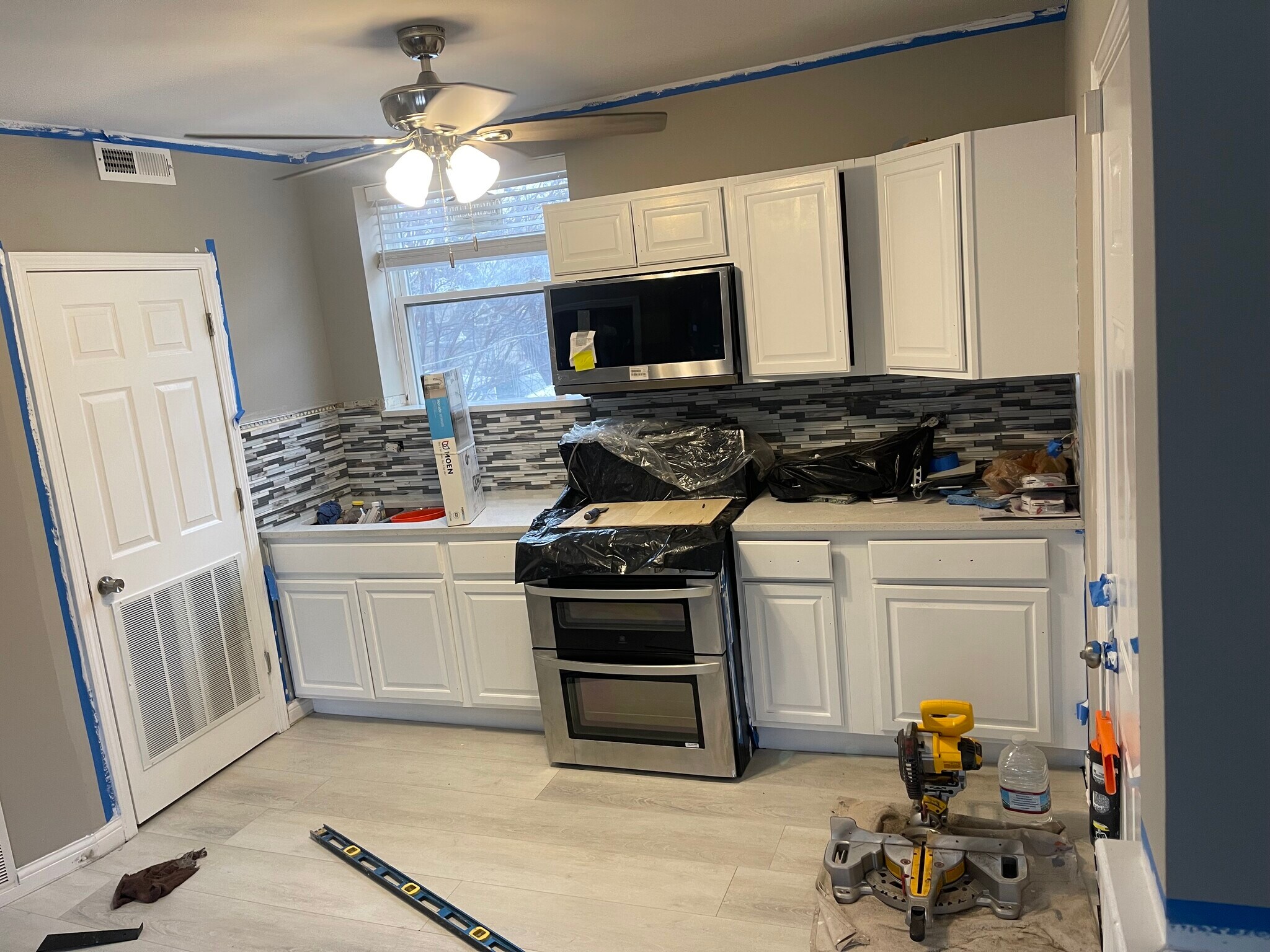 This is a beautiful unit : updated throughout - 8434 S Cregier Ave