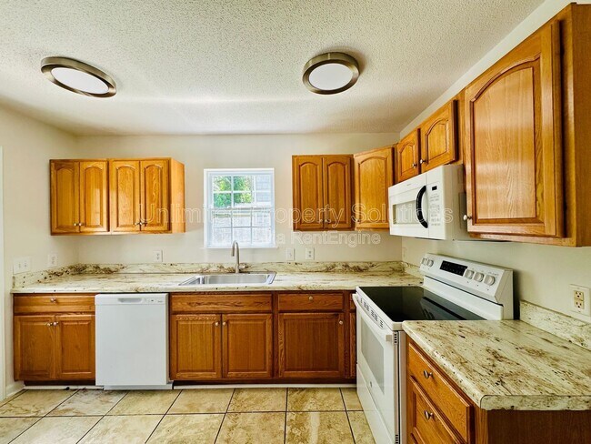 Building Photo - 3909 Wilshire Blvd