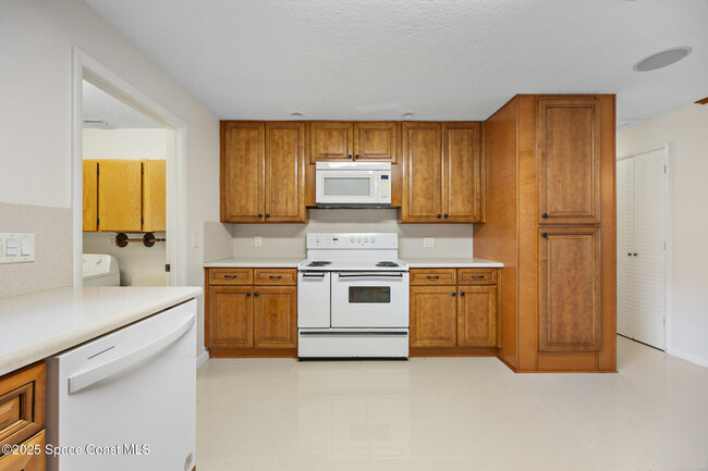 Building Photo - 382 Chester Dr