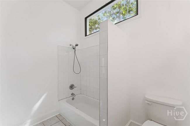 Building Photo - 1106 E Broad St