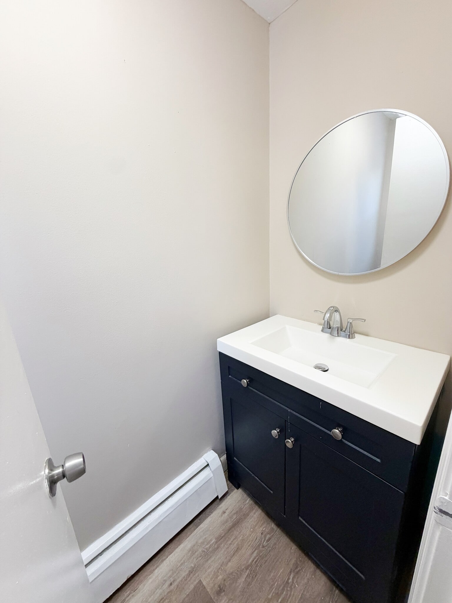 Half bath - 10 Greenbrier Dr