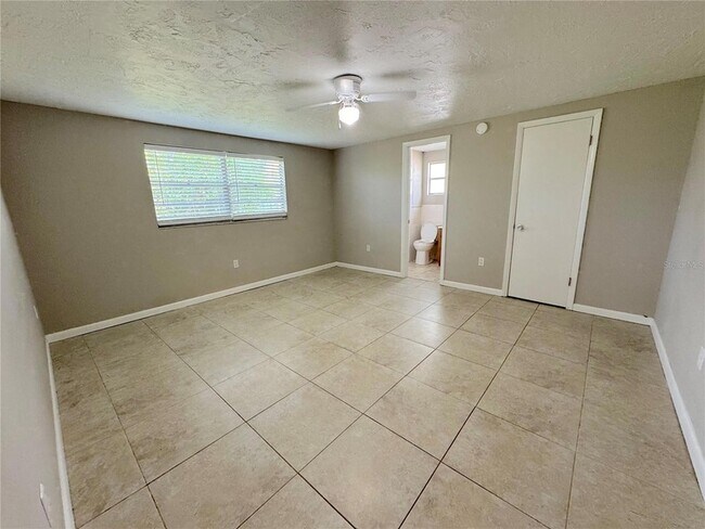 Building Photo - 3883 Hawkeye Cir