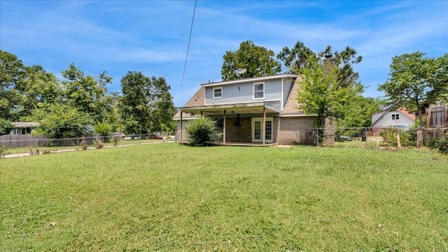 Building Photo - Beautiful 3 bedroom / 1.5 bath