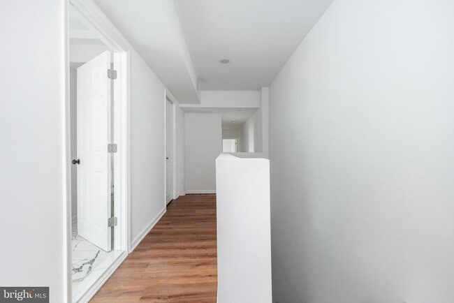 Building Photo - 32 E Elm St