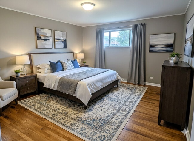 Building Photo - 413 W Palatine Rd