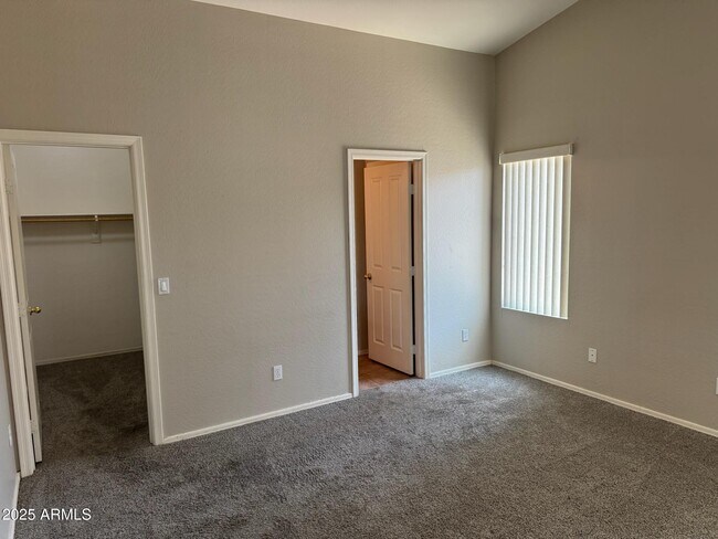 Building Photo - 13933 W Port Royale Ln