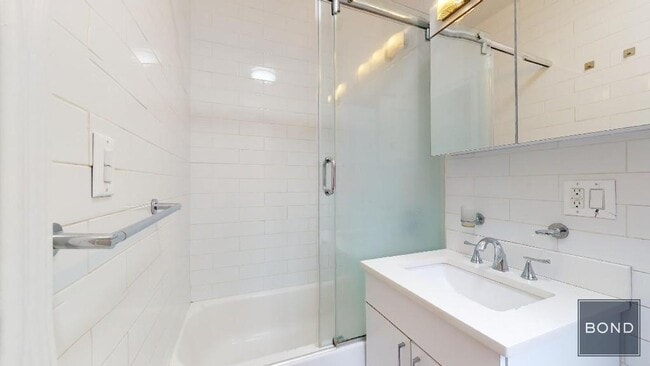 Building Photo - 151 Mott St